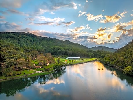 Sierra Lago Resort & Spa