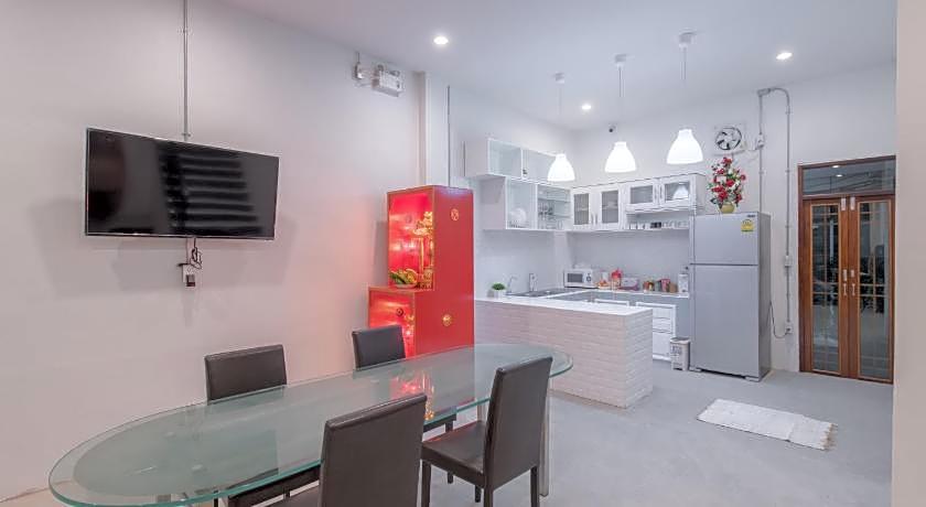 Tiny Taladnoi Hostel