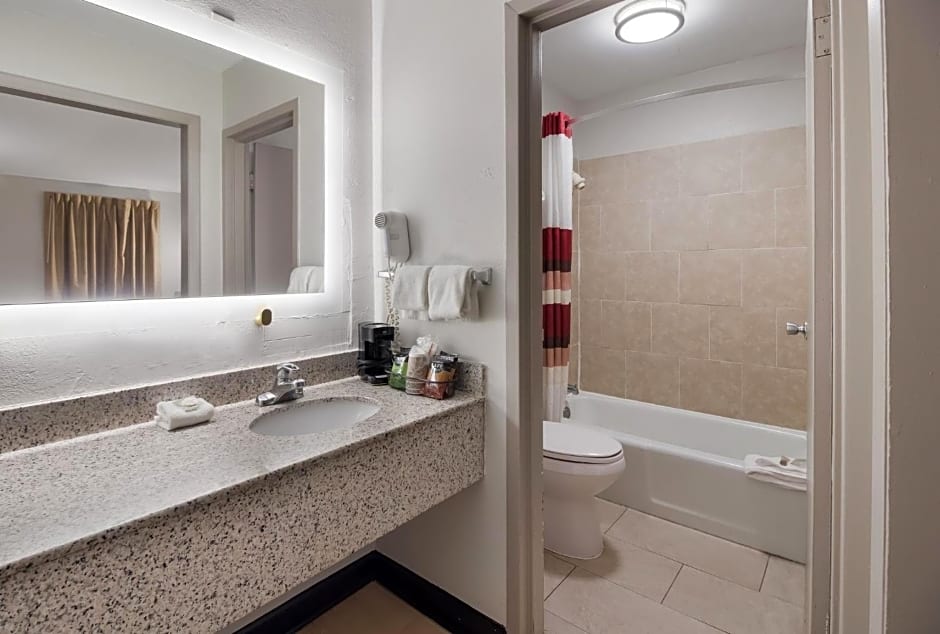 Red Roof Inn & Suites Jackson