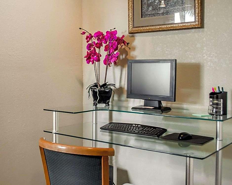 Quality Inn near Manatee Springs State Park