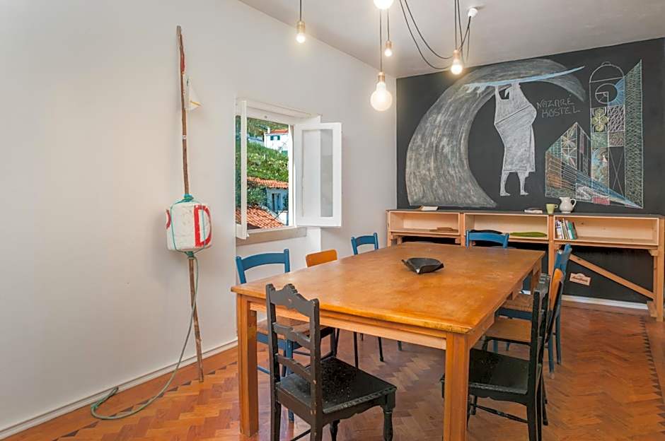 Nazaré Hostel - Rooms & Dorms