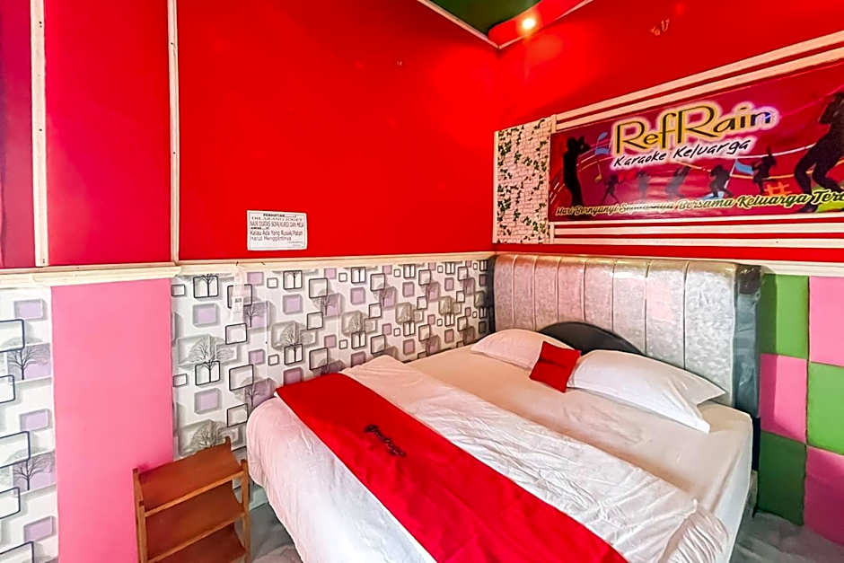 RedDoorz Syariah at Jalan RJ Junjungan Lubis Pandan