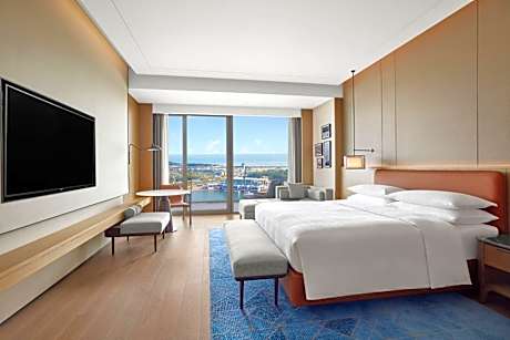 Premium King Room with Balcony and Ocean View