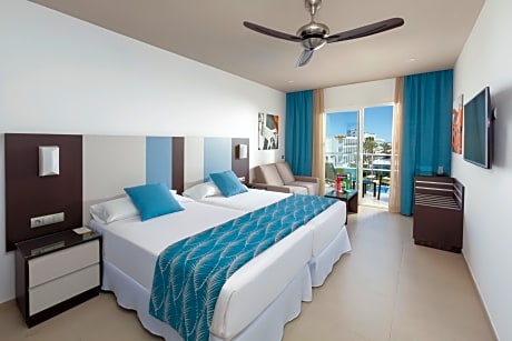 Large Double Room with partial sea view