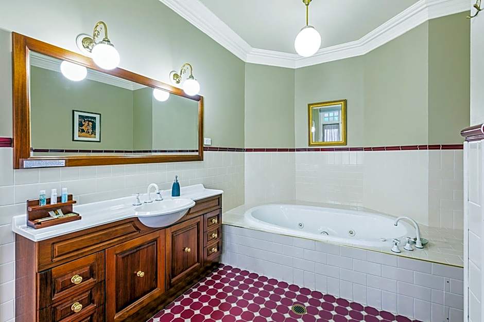 Bethany Manor Bed & Breakfast