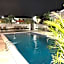 Colony Club Inn & Suites