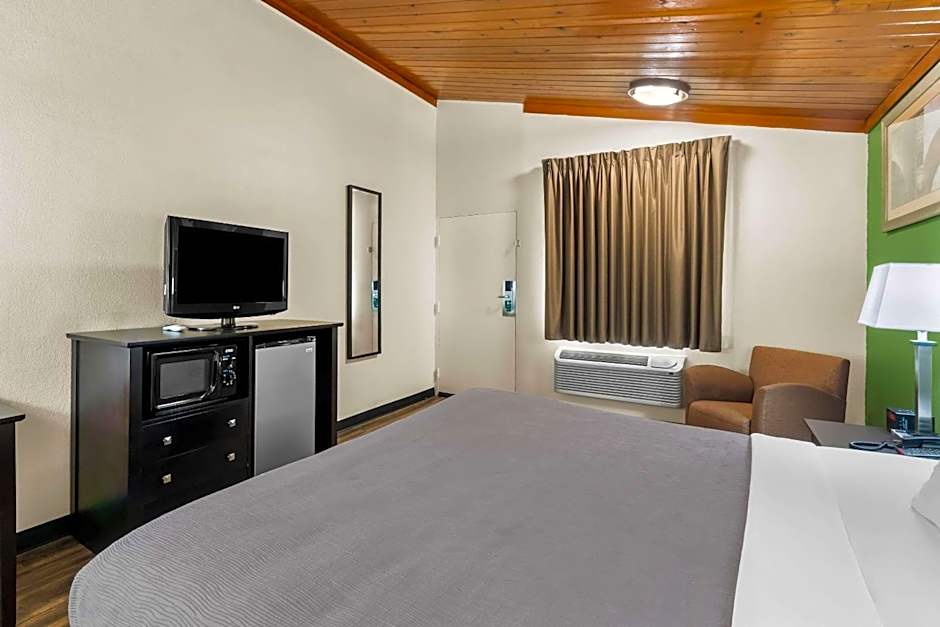 Quality Inn Tullahoma