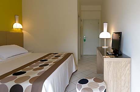 Triple Room with Beach Package