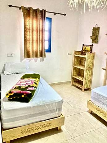 Standard Twin Room with Shared Bathroom