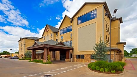 Best Western PLUS Cimarron Hotel & Suites