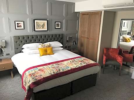 The Angel Hotel