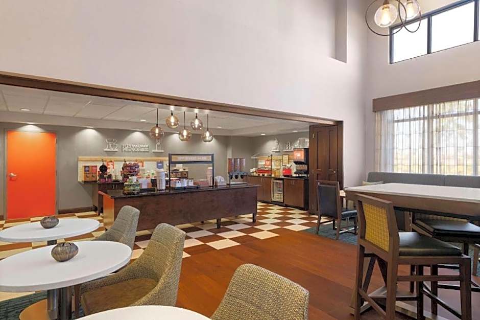 Hampton Inn By Hilton And Suites Savannah-Airport