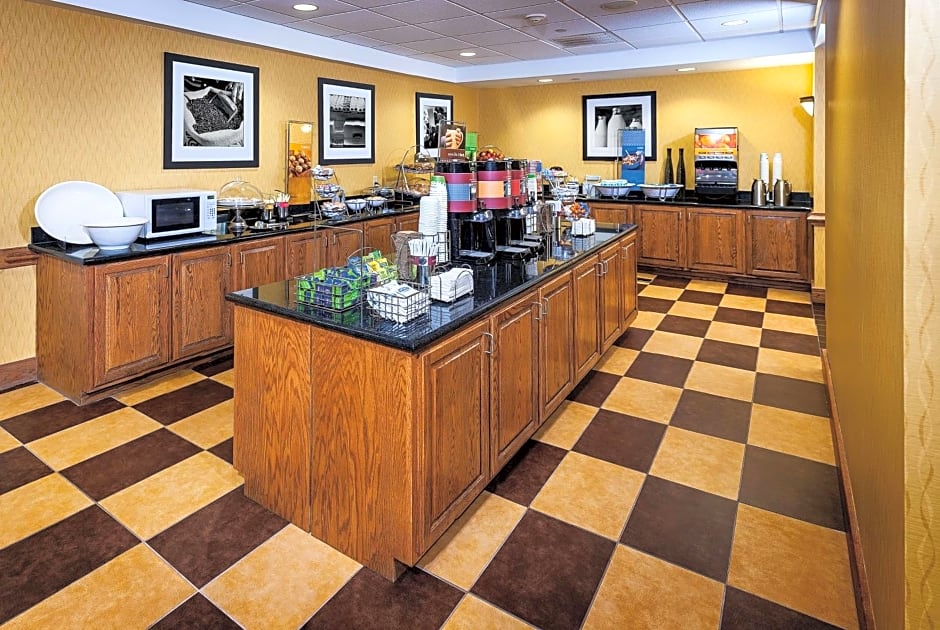 Hampton Inn By Hilton & Suites Chesapeake