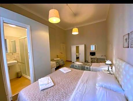 Deluxe Family Suite