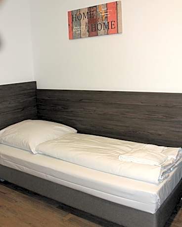 Single Room with Shared Bathroom