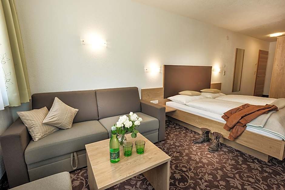 Photo 1 of 3 of Double Room