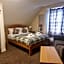 Roy Bridge Hotel