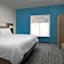 Holiday Inn Express & Suites Knoxville-Clinton By IHG