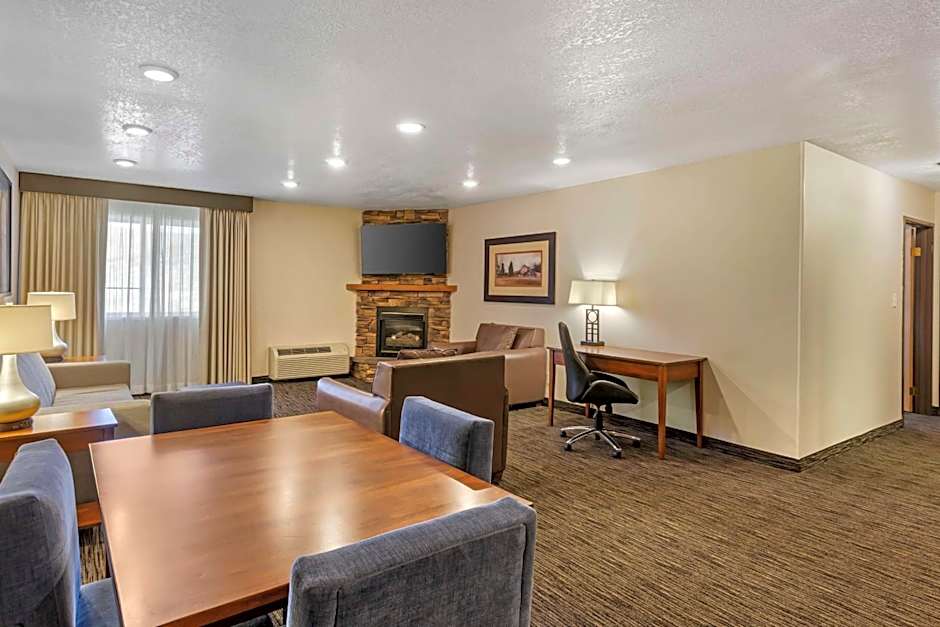 Best Western Plus Landmark Inn