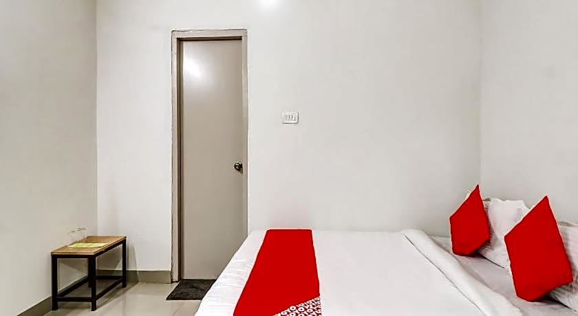 OYO 79480 Flagship HHH Skyline