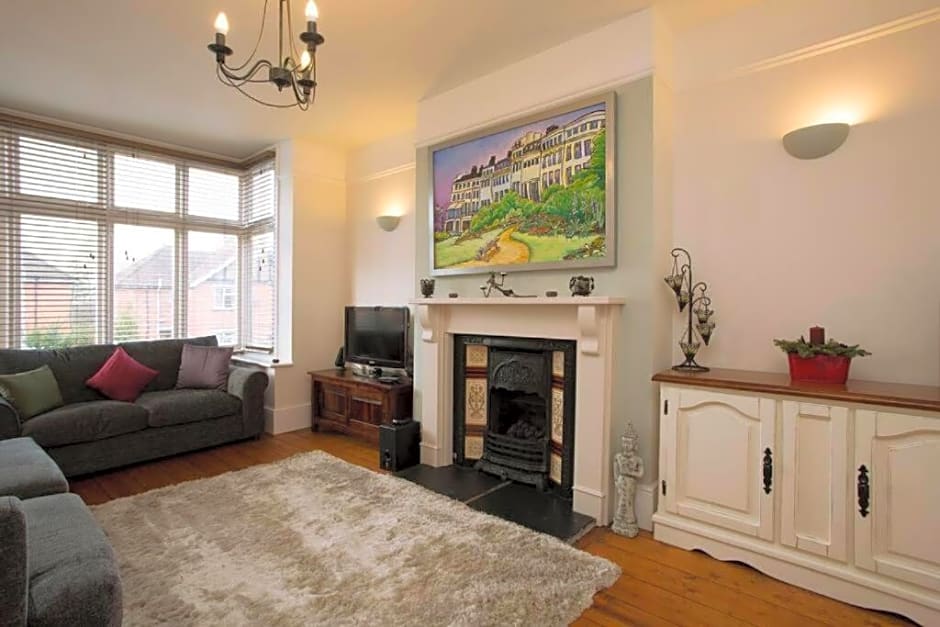 Rie's Retreat - The Emerald room