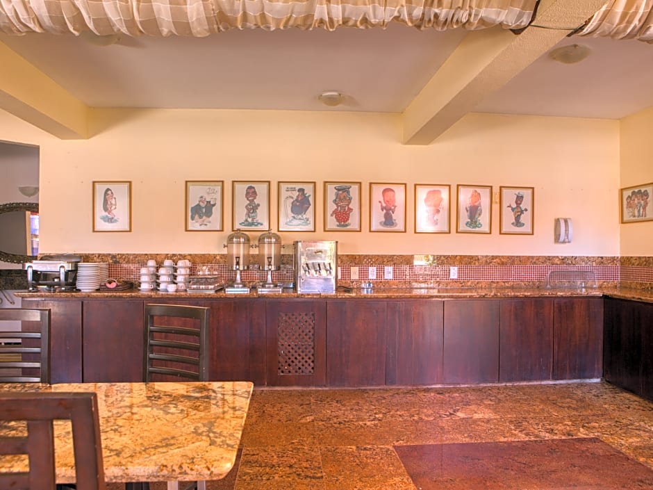 OYO Kalamari Beach Hotel