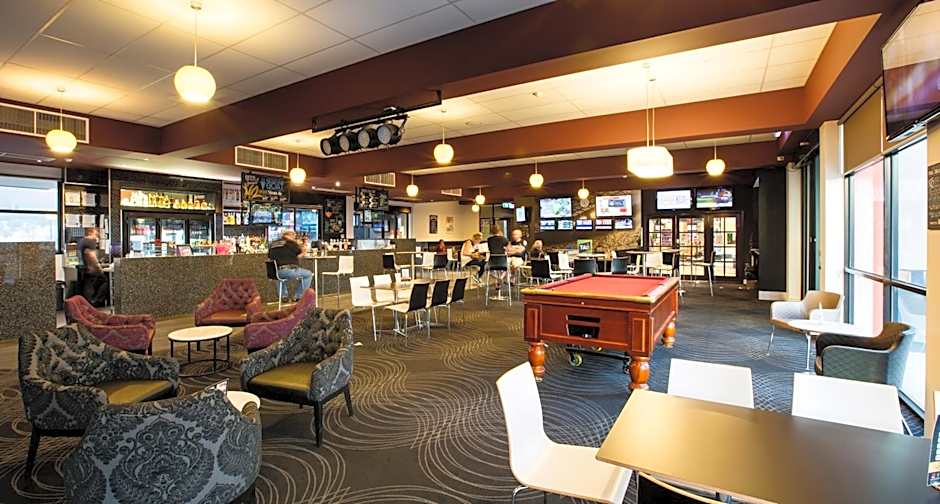 Nightcap at Skyways Hotel