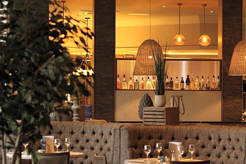 Riverside Lodge Hotel