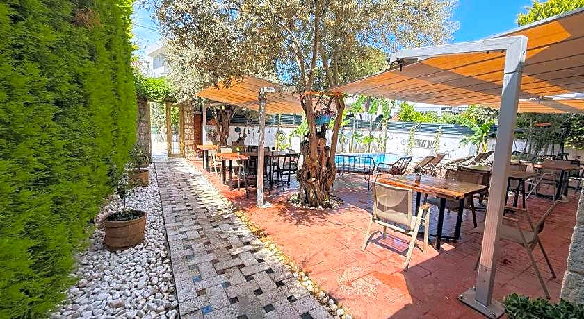 Rebetiko Hotel