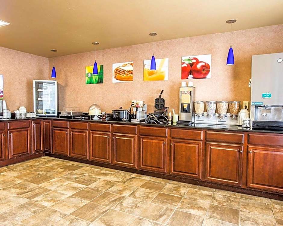 Quality Inn & Suites - Greensboro-High Point