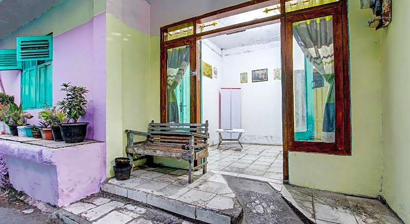 Hotel O Karomah Kostel Syariah