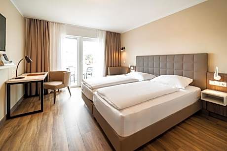 Comfort Double Room with River View and Balcony