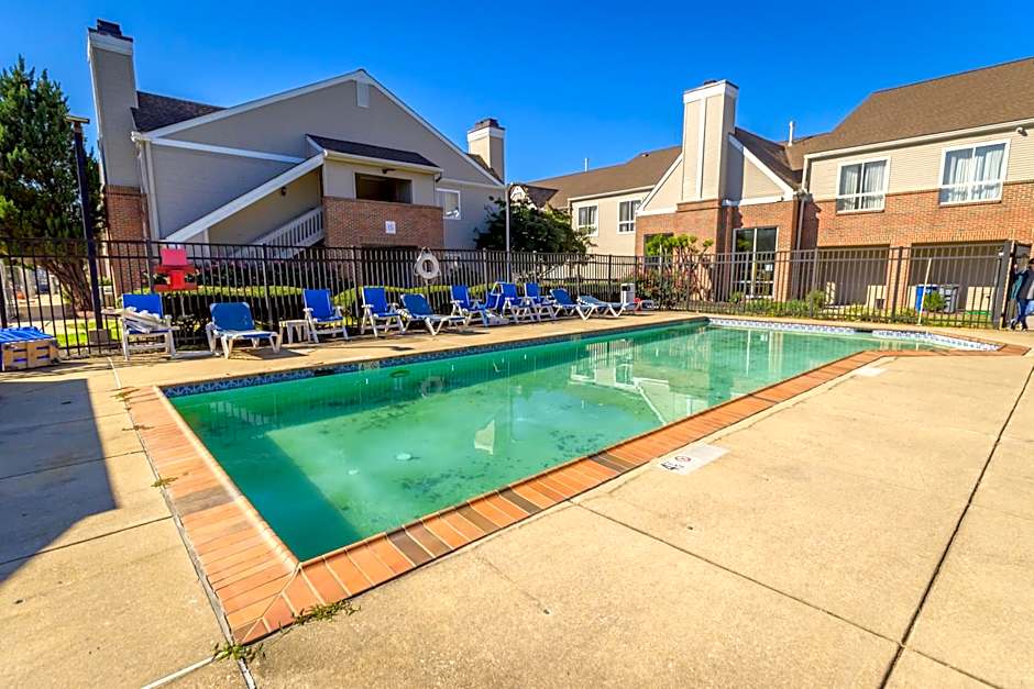 Philadelphia Suites at Airport - An Extended Stay Hotel