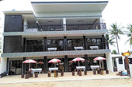 Strangers Inn&Bar