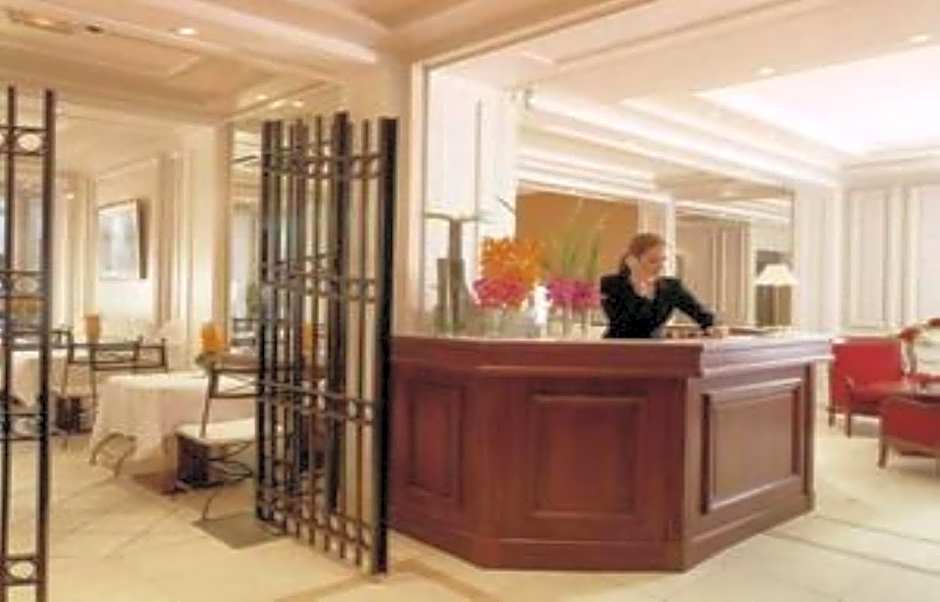 Hotel Suites Unic Renoir Saint-Germain