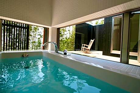 Ocean Suite Room with Tatami Area and Private Bathroom - Annex