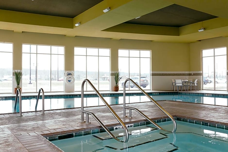 Holiday Inn and Suites East Peoria By IHG