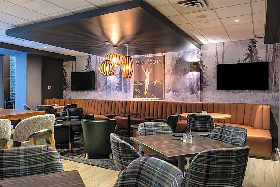 Embassy Suites by Hilton Minneapolis Bloomington Edina