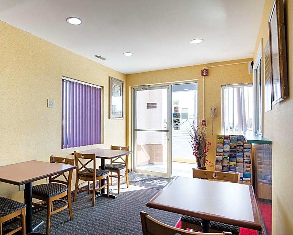 Econo Lodge Fredericksburg near I-95