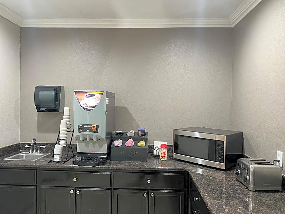 Studio 6 Suites Mesa AZ Near Downtown & Sloan Park