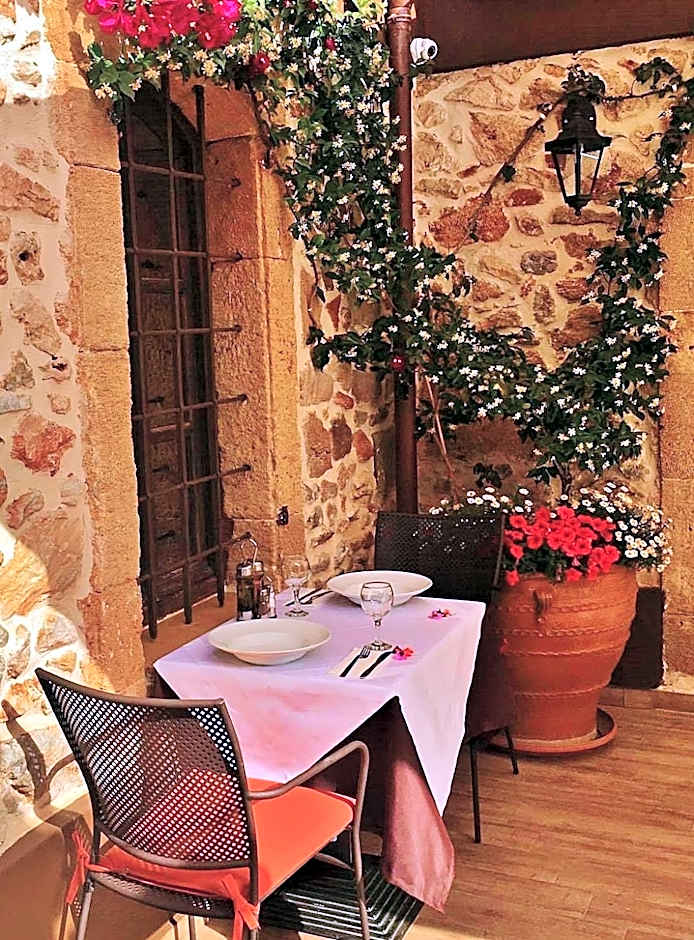 24 Seven Boutique Hotel