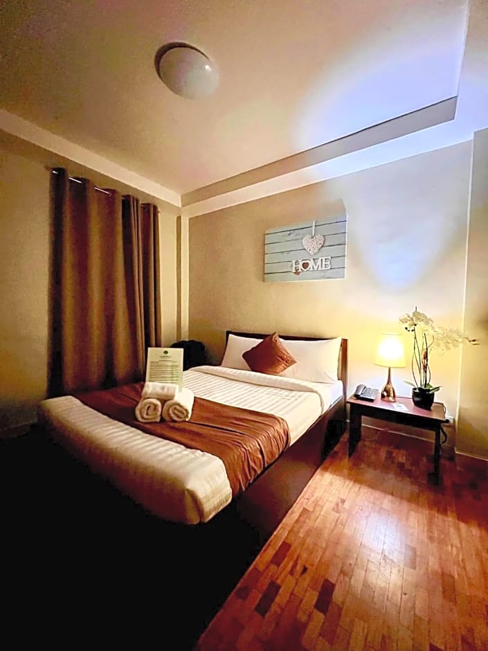 Elliannah Pines Hotel