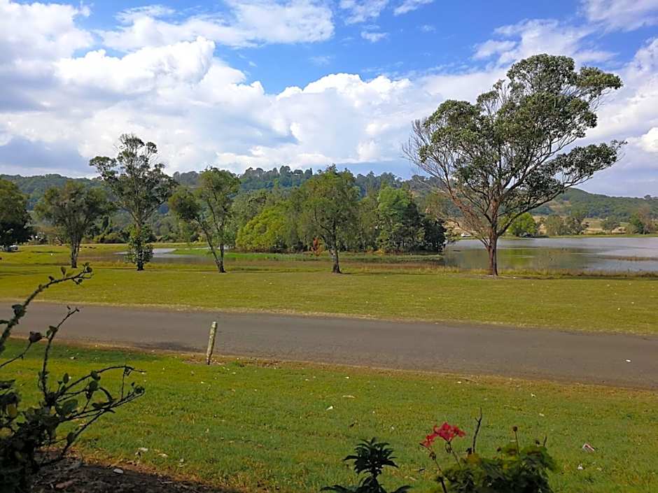 Lakeside Lodge Motel