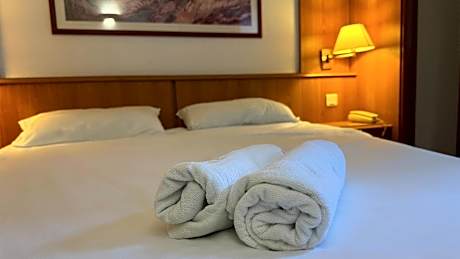 Quadruple Room with Private Bathroom
