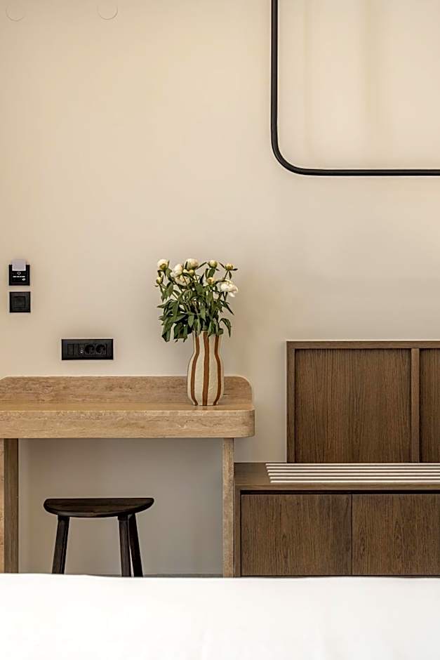 Thelèsi Apartments, 100m from the beach