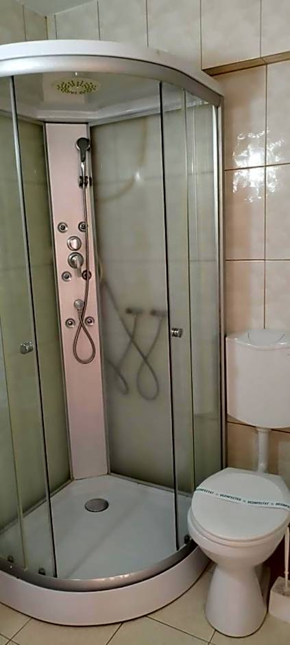 Photo 1 of 4 of Triple Room