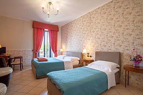 Triple Room with Lake View