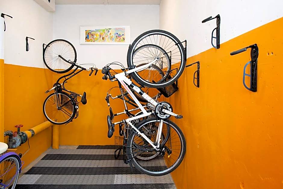 Slottsskogens Hostel