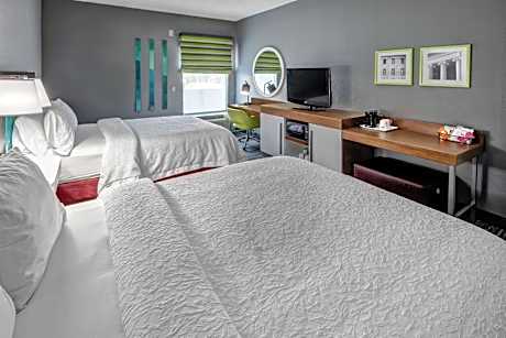 Room with Two Queen Beds - Non-Smoking