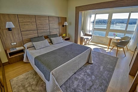 Double Room with Talaso and Sea View (2 adult + 1 Child)